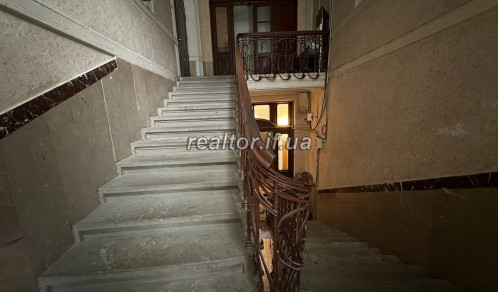 Apartment with history: 1910 Austrian suite in the city center
