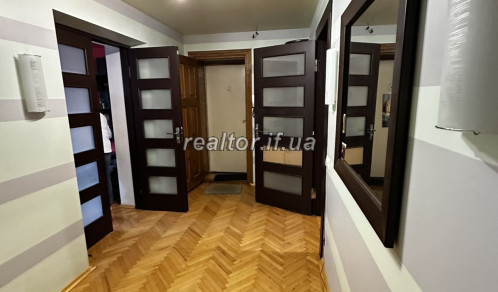 Продаж 3 кімнатної квартири в центральній частині міста 