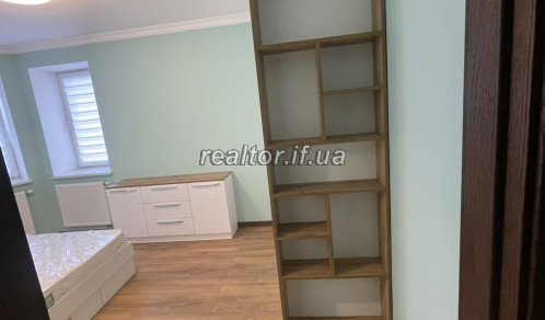 Продаж двокімнатної квартири з ремонтом в новобудові по вулиці Хмельницького