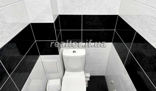 Продаж двокімнатної квартири в центрі міста по вулиці Чорновола