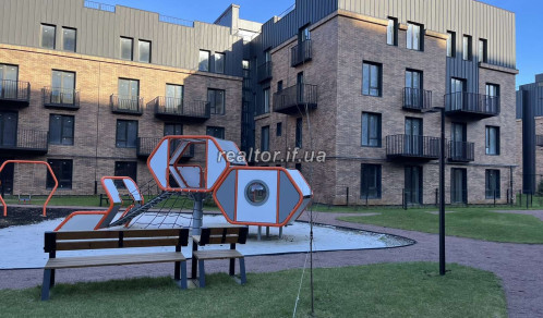 Продаж зданої квартири в новобудові в центральній частині міста 