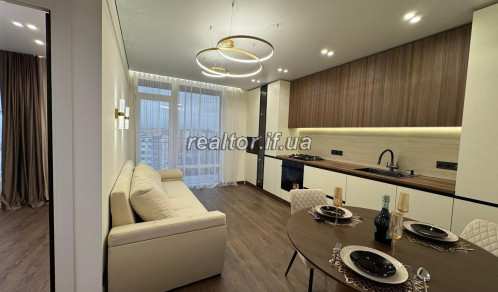Продаж повністю укомплектованої квартири в житловому комплексі Family Plaza