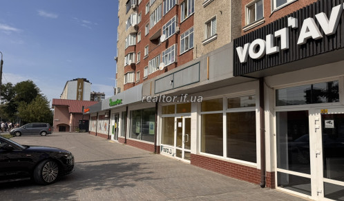 Продаж приміщення в густозаселеному районі