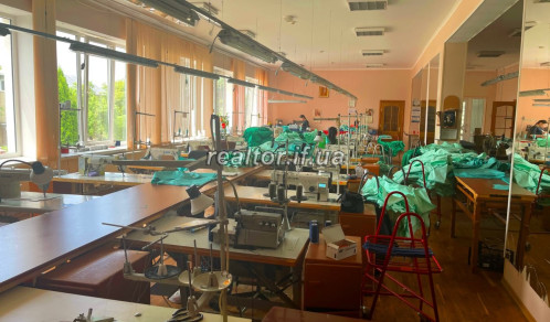 Комерційне приміщення 753 м² + земельна ділянка 17 соток, м. Тисмениця