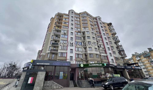 Простора квартира з можливістю обміну на будівельні матеріали чи пальне