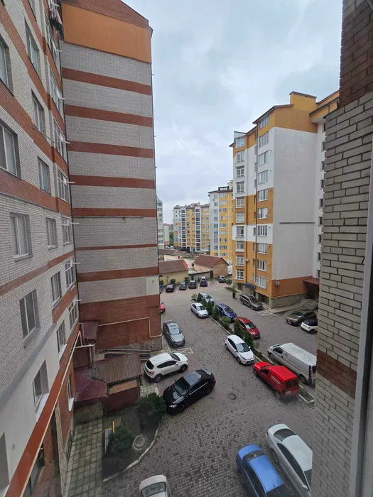 квартири в новобудові по вулиці Богдана  Хмельницького з ремонтом та частуово меблями