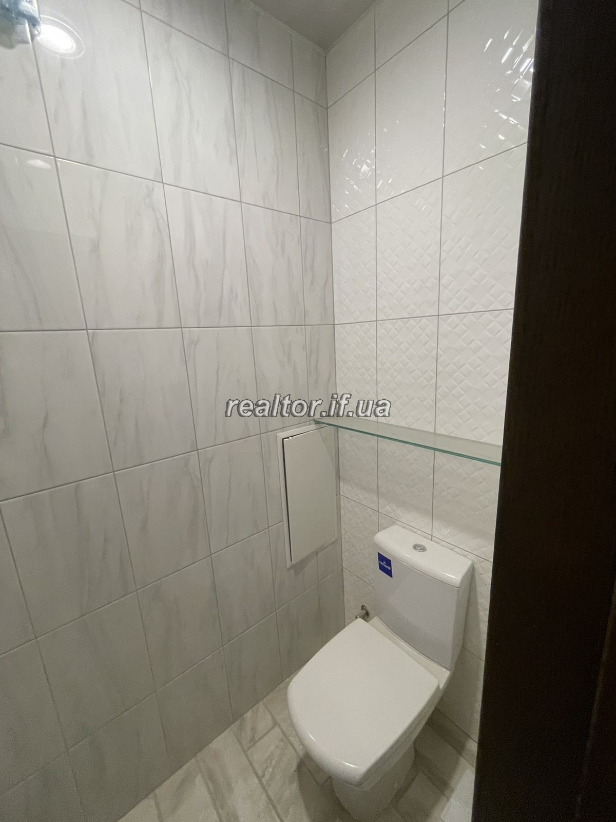 einer Zweizimmerwohnung mit Renovierung in einem Neubau in der Khmelnytskyi-Straße
