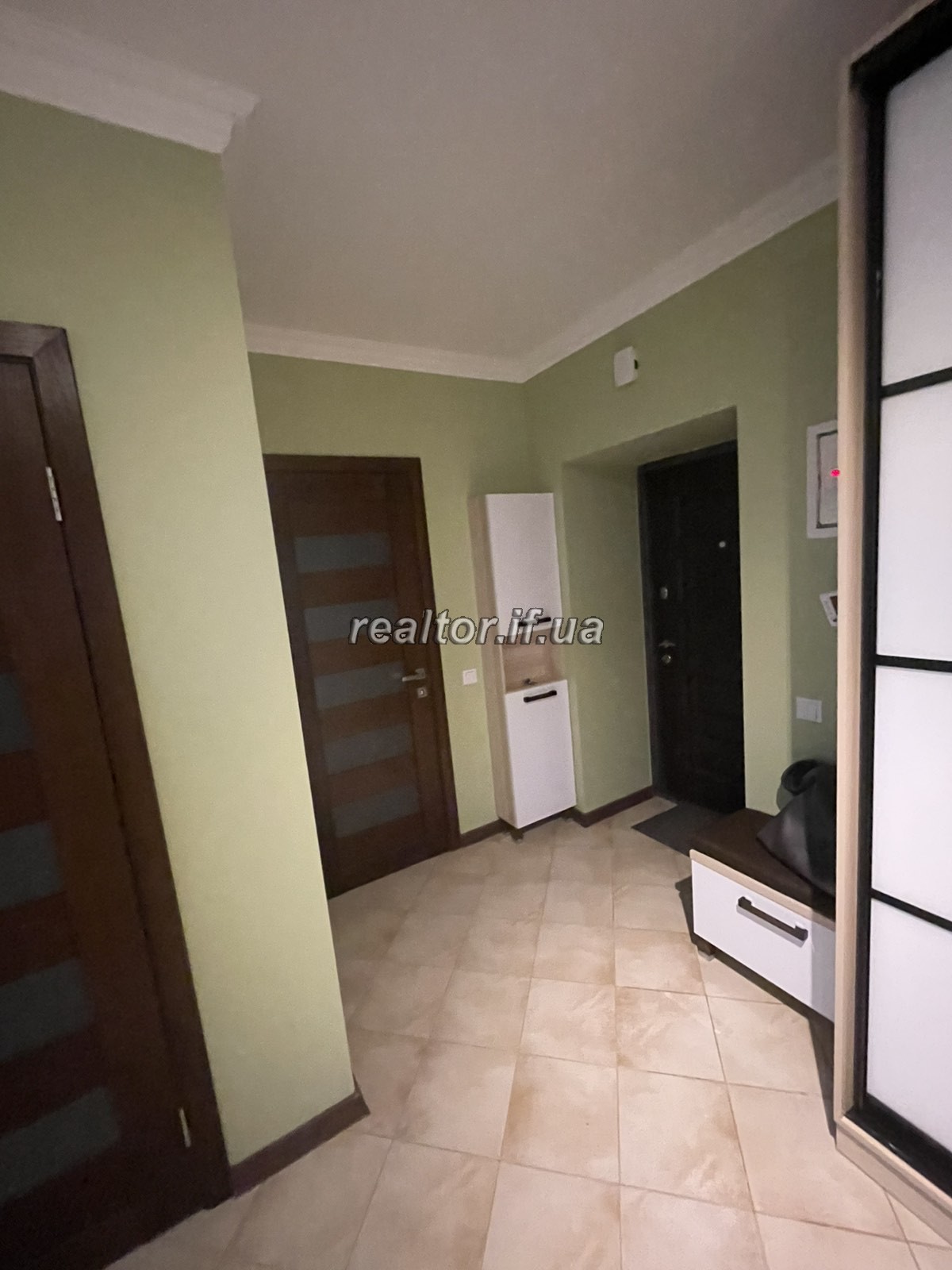einer Zweizimmerwohnung mit Renovierung in einem Neubau in der Khmelnytskyi-Straße