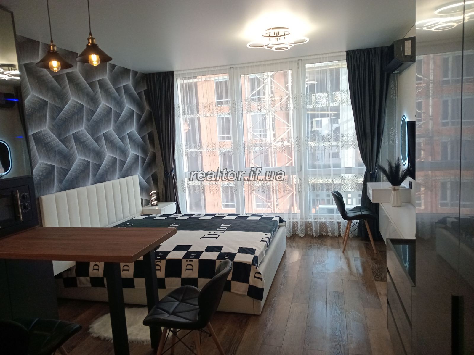 однокімнатної квартири в новому житловому комплексі  Manhattan Up