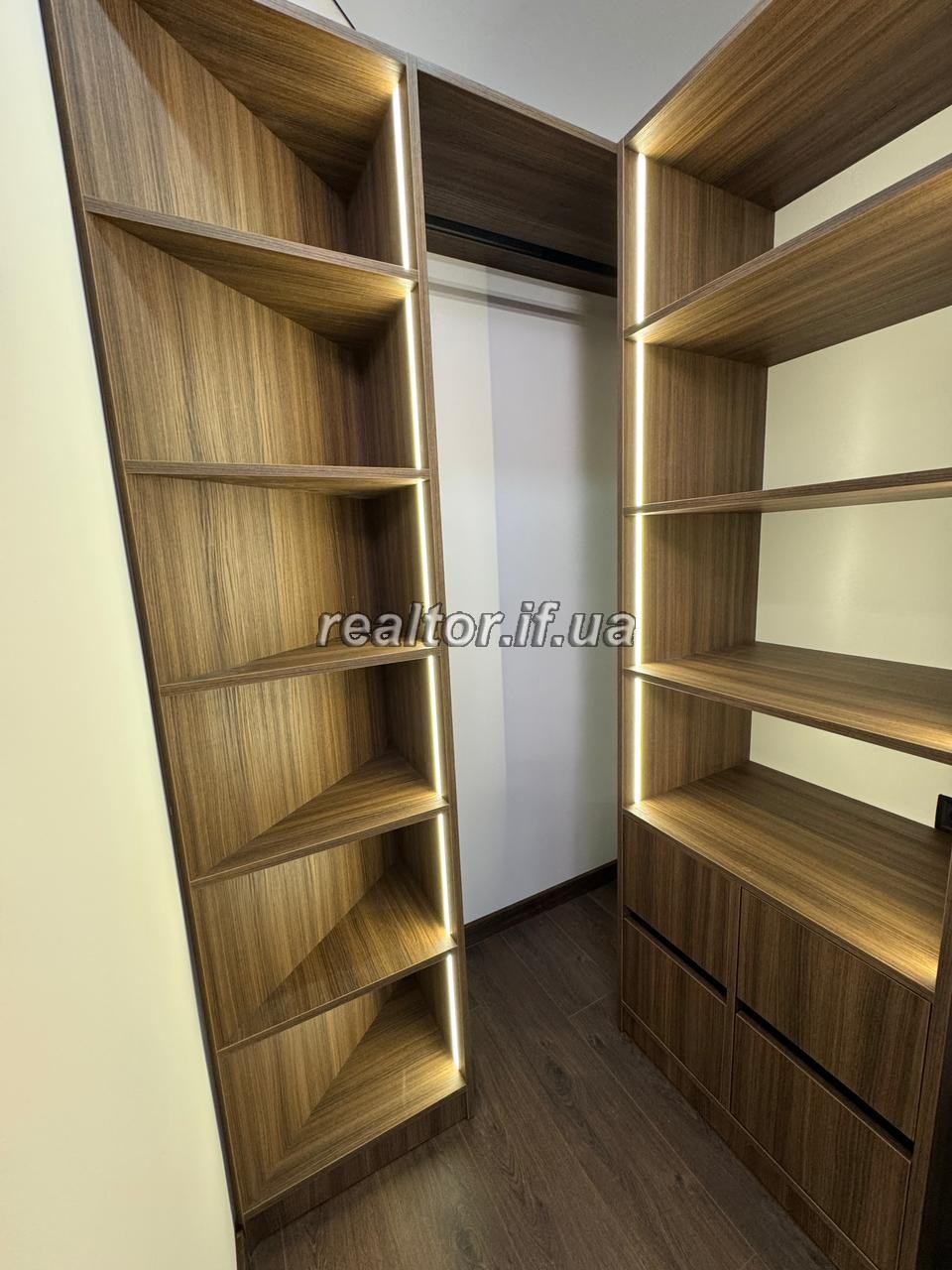 повністю укомплектованої квартири в житловому комплексі Family Plaza