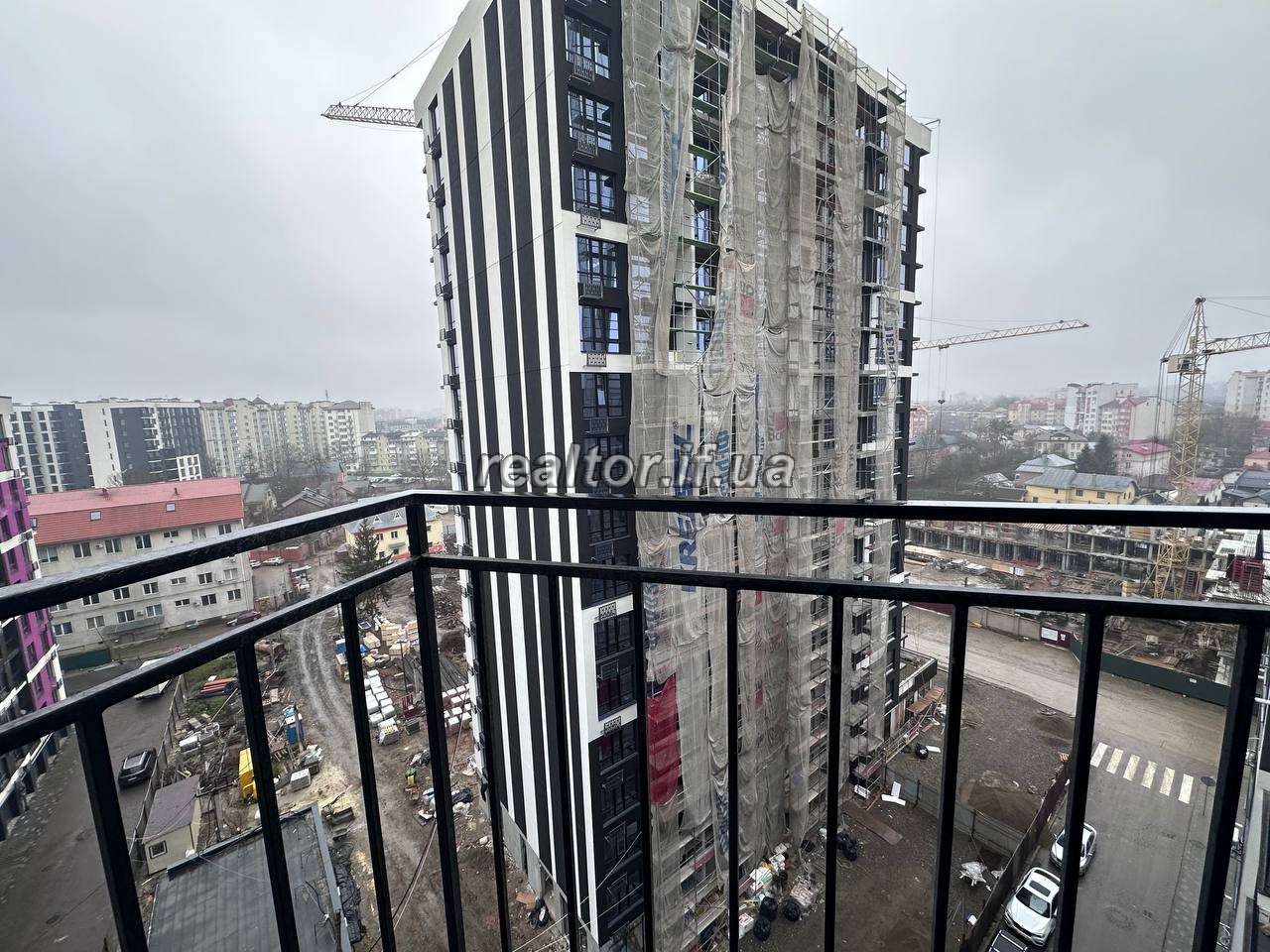видової квартири в центрі міста в зданому ЖК Фемелі плаза