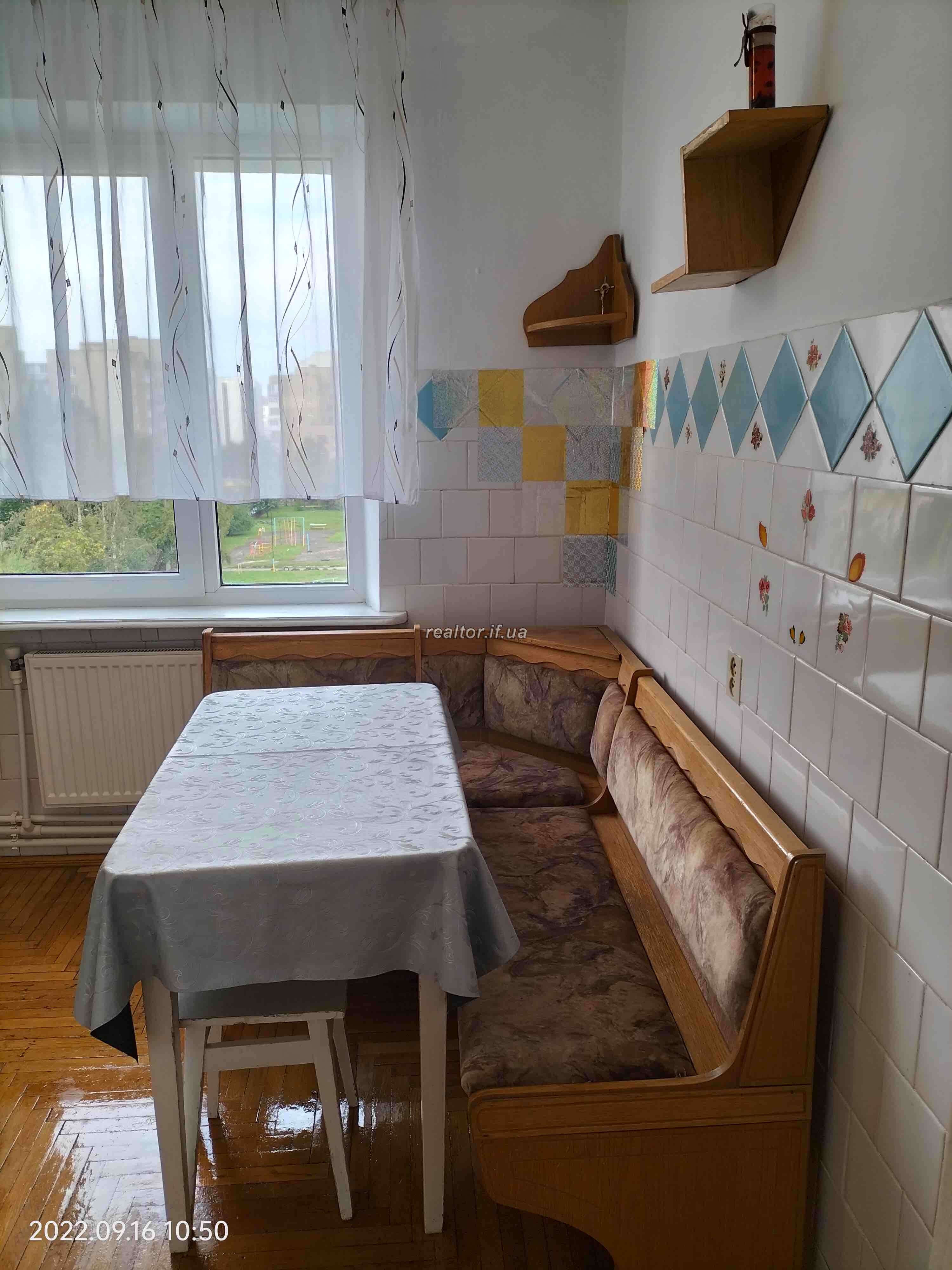 Двокімнатна квартира з індивідуальним опаленнням вулиця Хоткевича