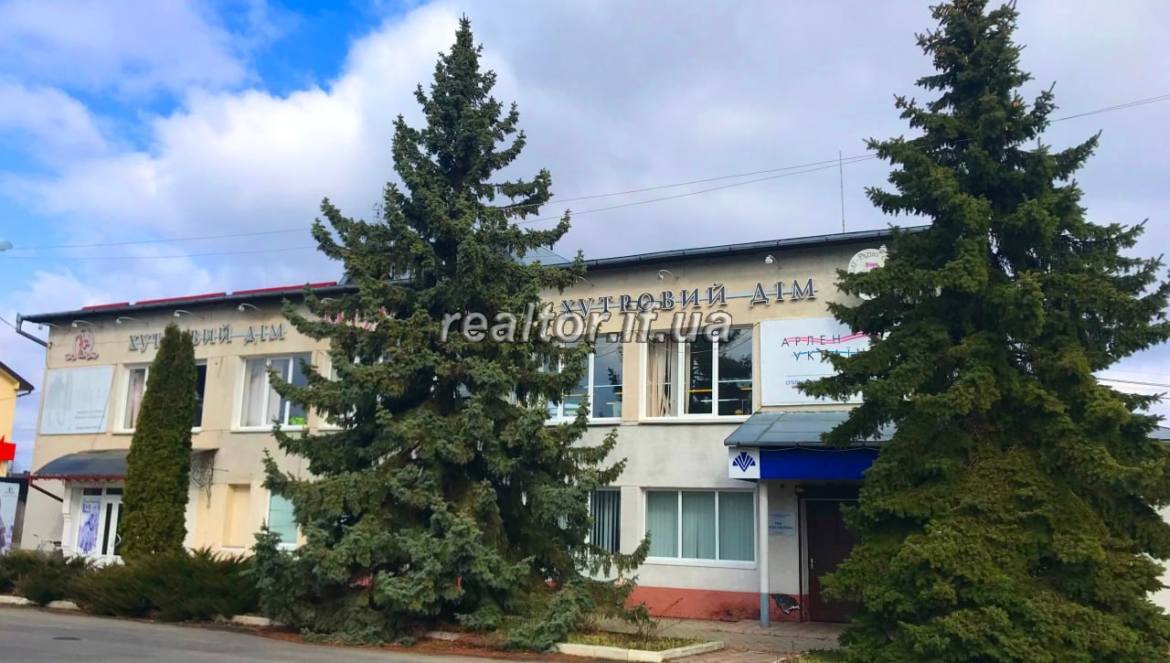 Комерційне приміщення 753 м² + земельна ділянка 17 соток, м. Тисмениця