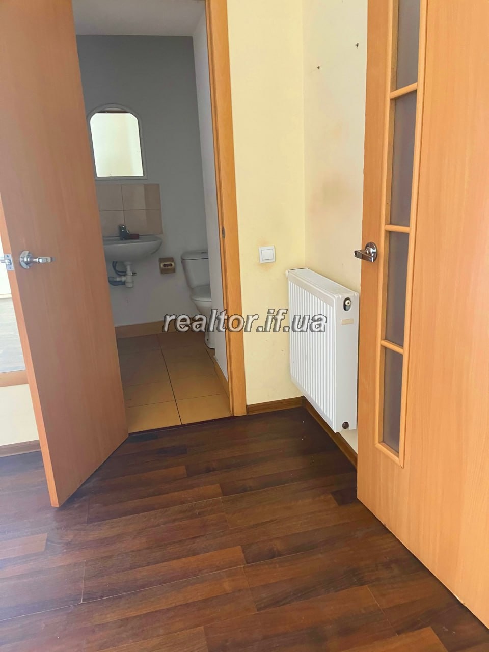 Комерційне приміщення 753 м² + земельна ділянка 17 соток, м. Тисмениця
