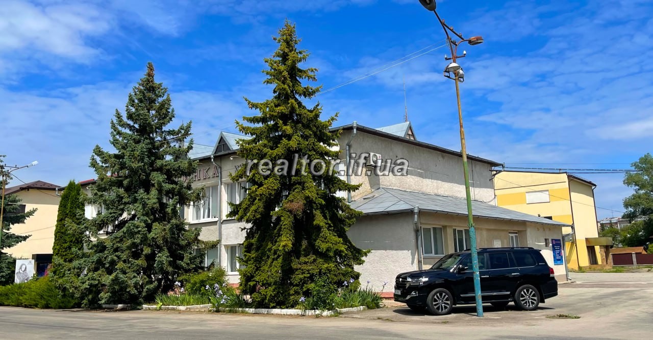Комерційне приміщення 753 м² + земельна ділянка 17 соток, м. Тисмениця