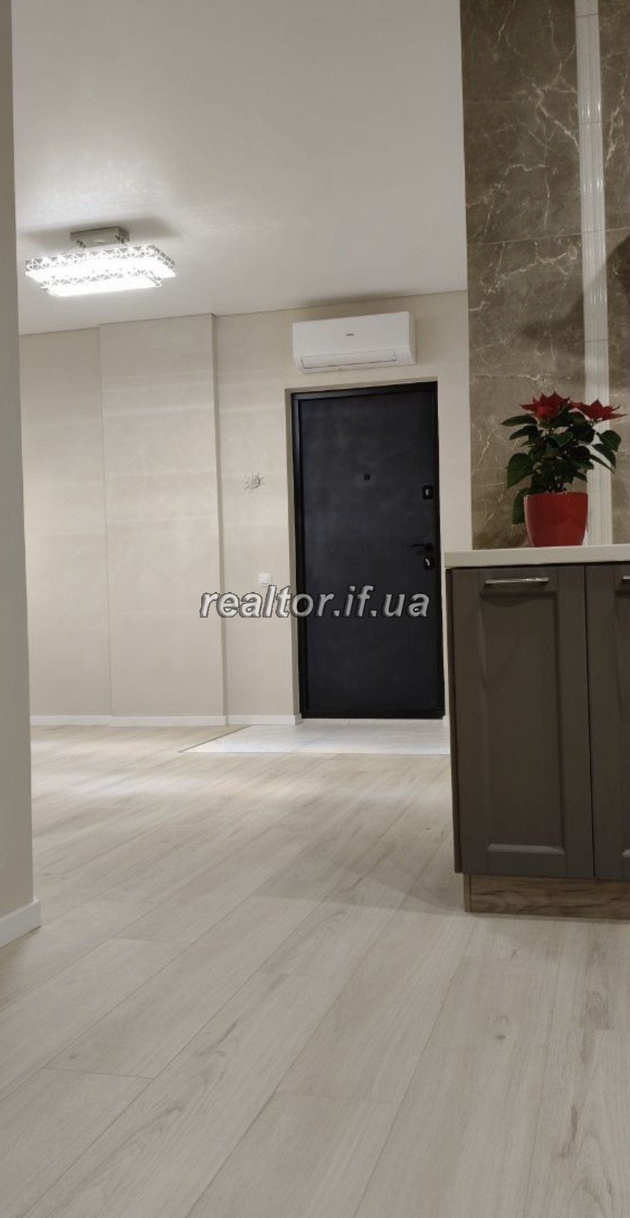 однокімнатної квартири з ремонтом в ЖК U One