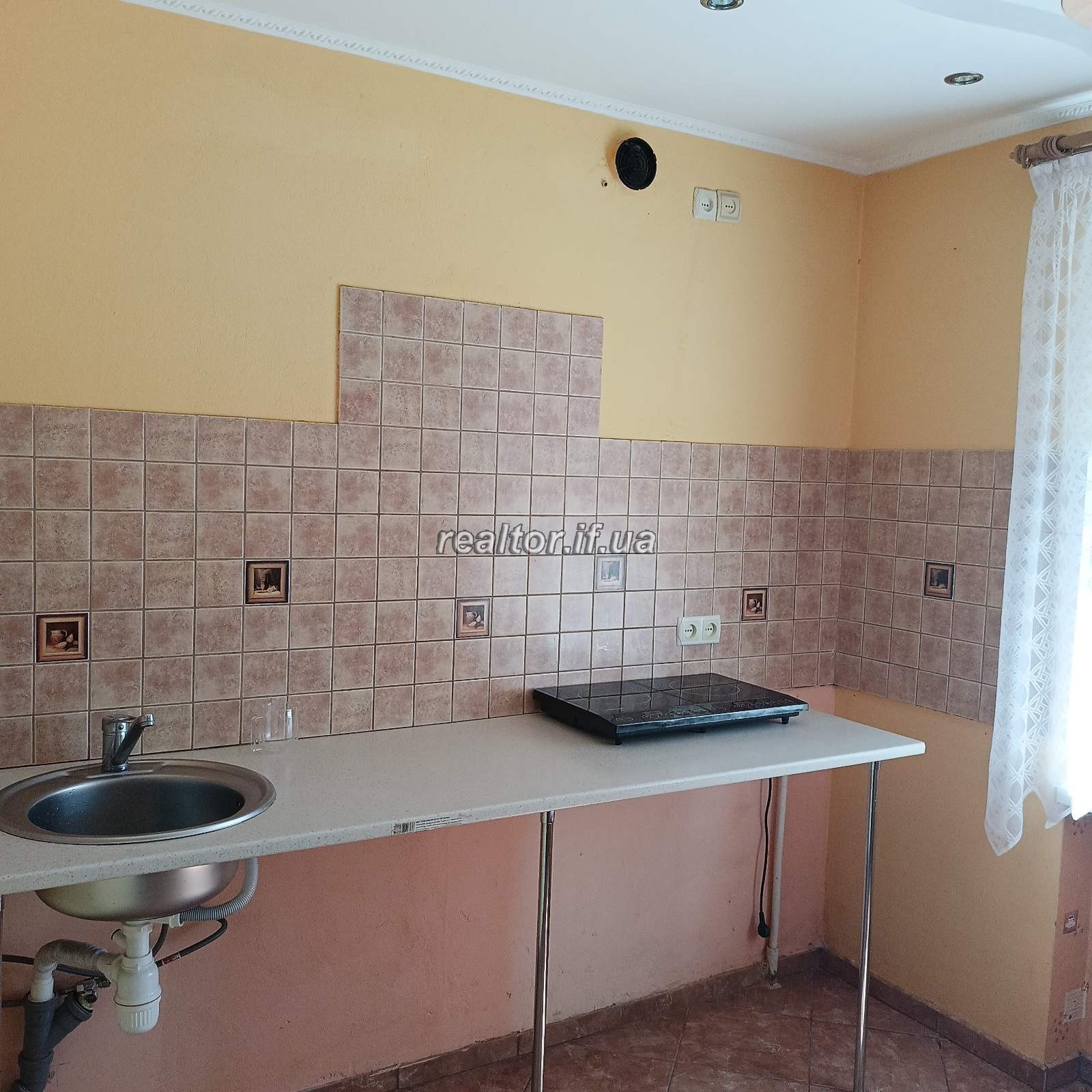 двокімнатної квартири з ремонтом по вулиці Хоткевича