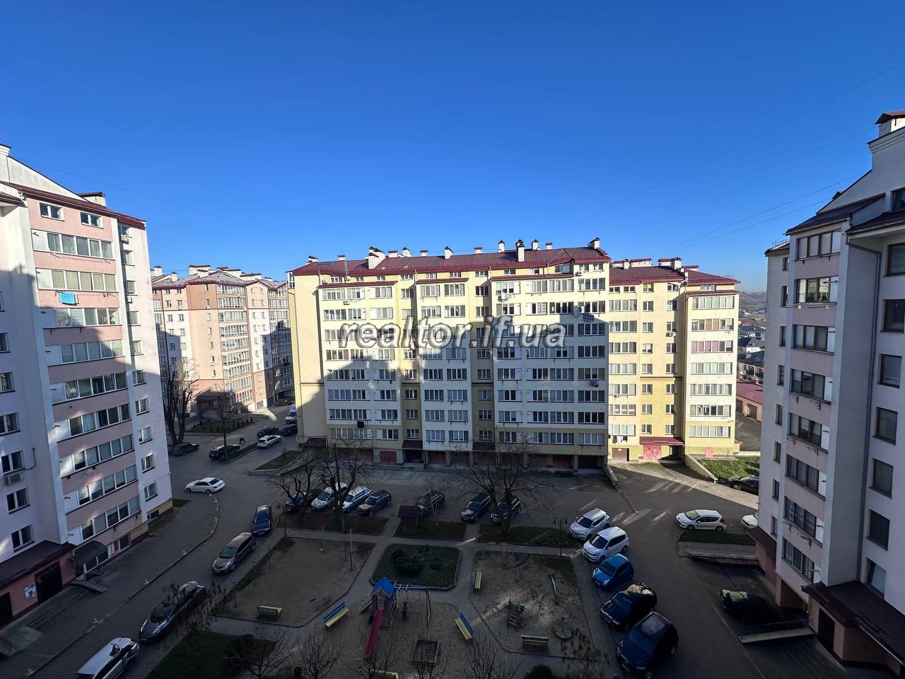 квартири в спальному раойні з ремонтом та меблями по вулиці Потічна