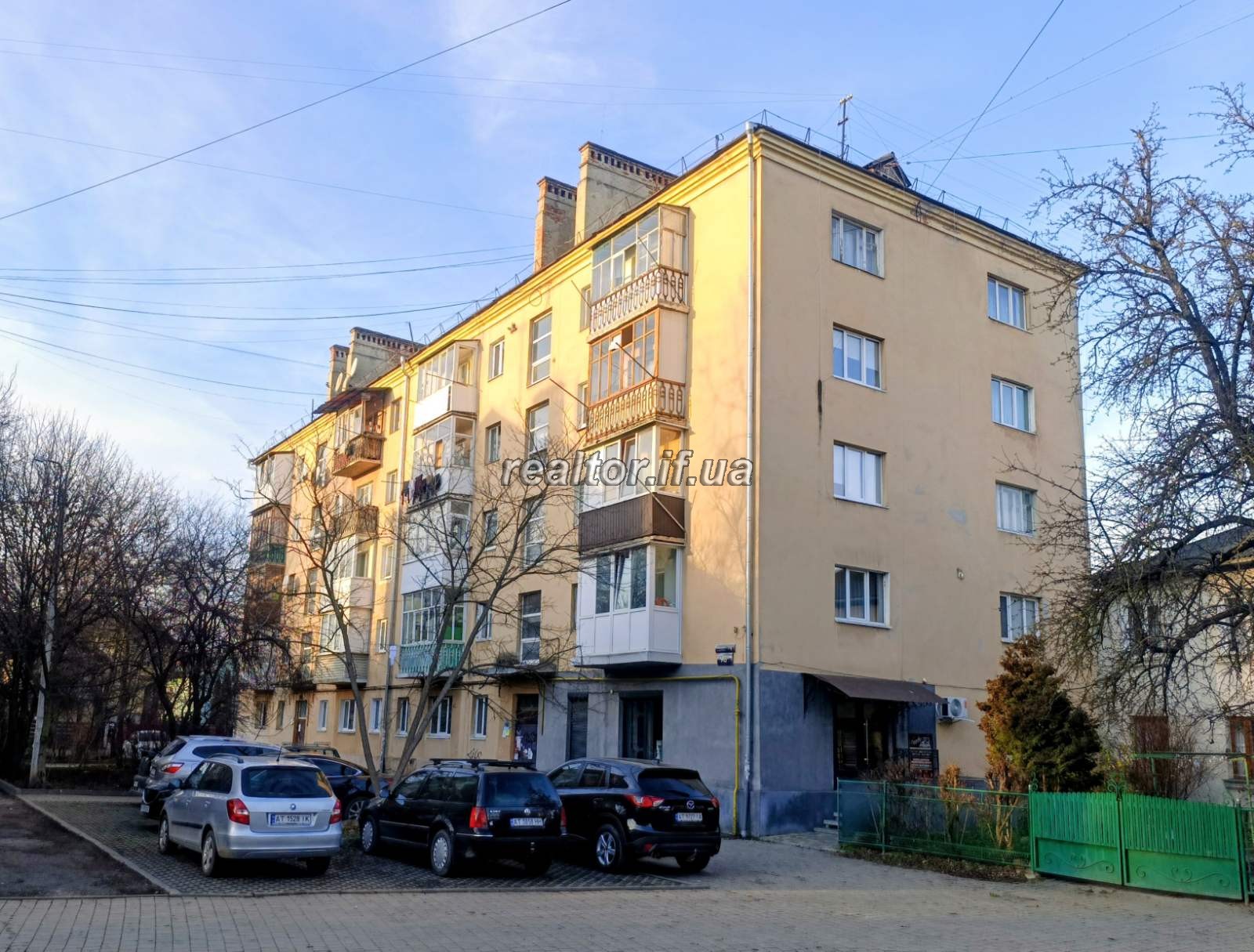 трьохкімнатної квартири з ремонтом по вулиці Довга