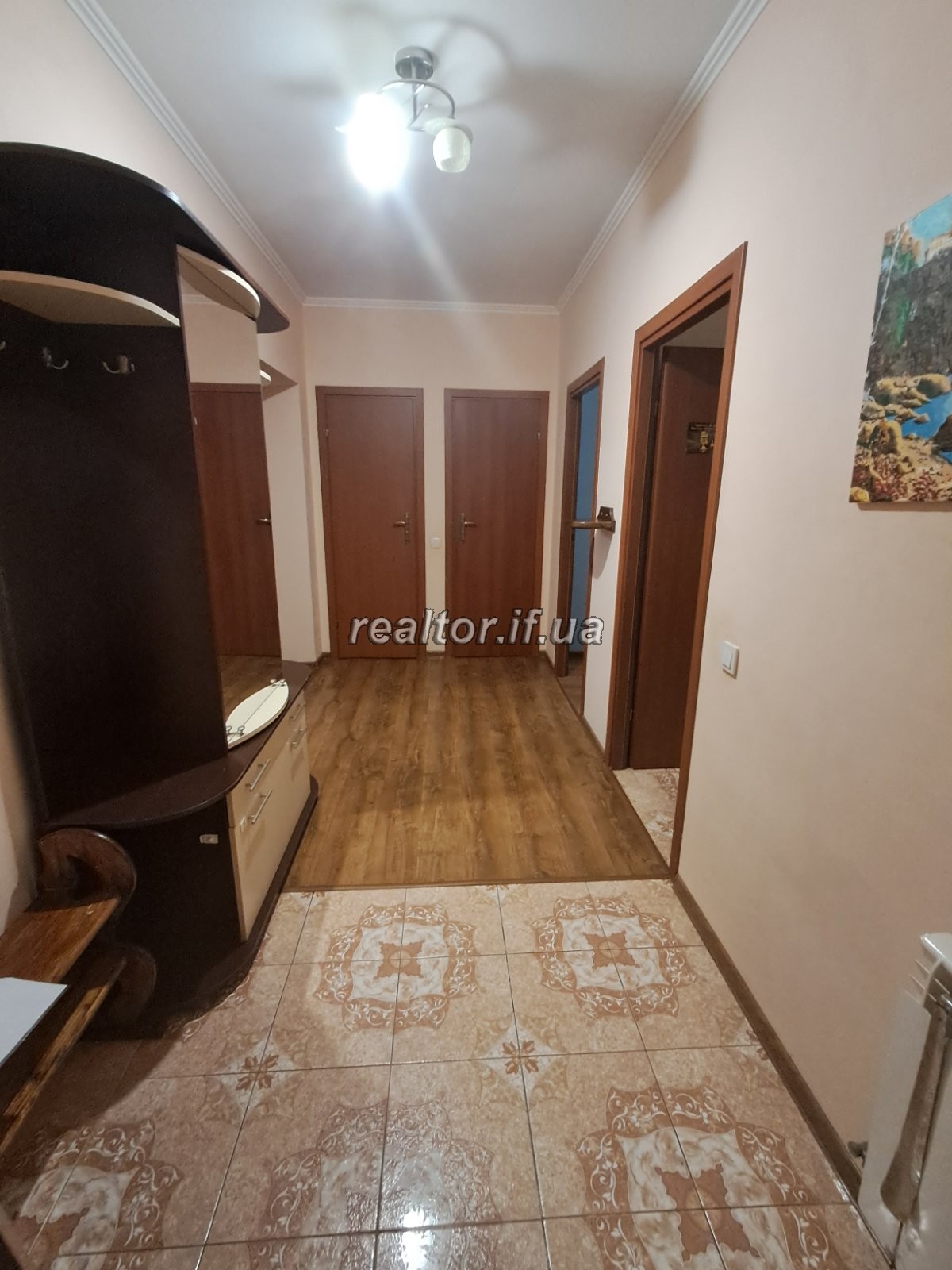 Sie eine 2-Zimmer-Wohnung in der Pasichna-Straße