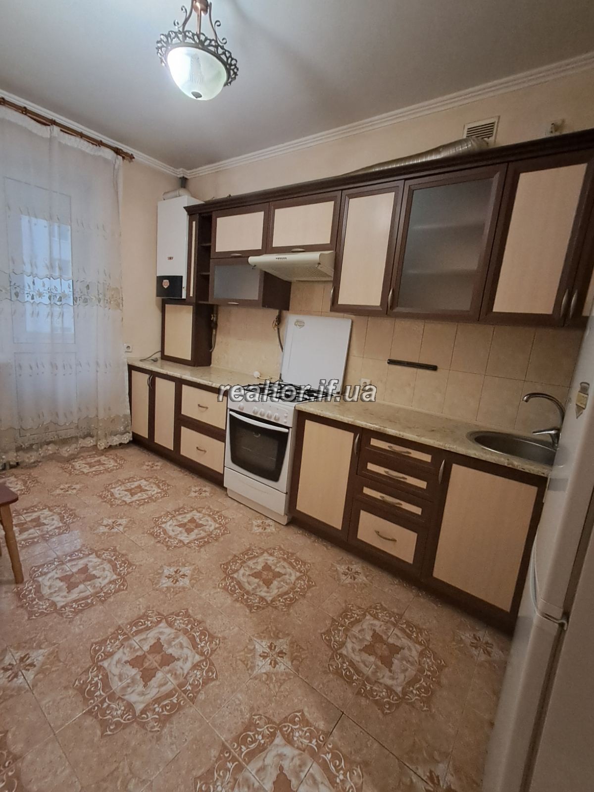 Sie eine 2-Zimmer-Wohnung in der Pasichna-Straße
